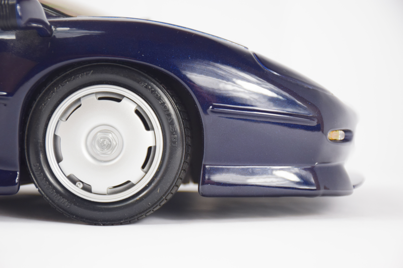 Illustration for article titled Thursday on the Thames: XJ213 edition.